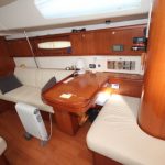 BENETEAU OCEANIS 50 table à cartes